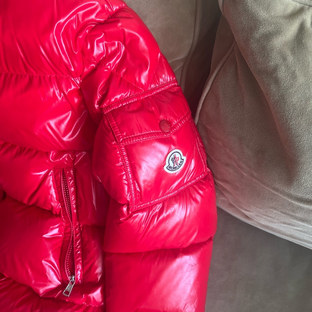 MONCLER MAYA HOODED SHORT DOWN JACKET Red Size 2 = Small - Picture 5 of 10